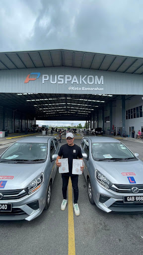 YANA SALLYANA - Lesen Memandu Kuching di Cangiran Matang