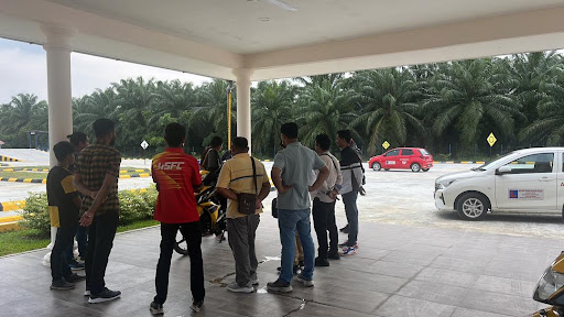 Sekolah Memandu AIH