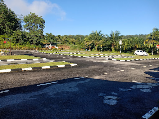 Megah Wangsa Driving School / Latihan Memandu Broga