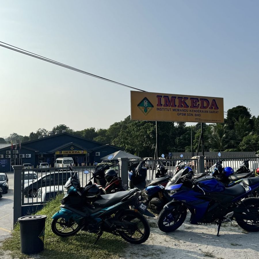 sekolah memandu champion